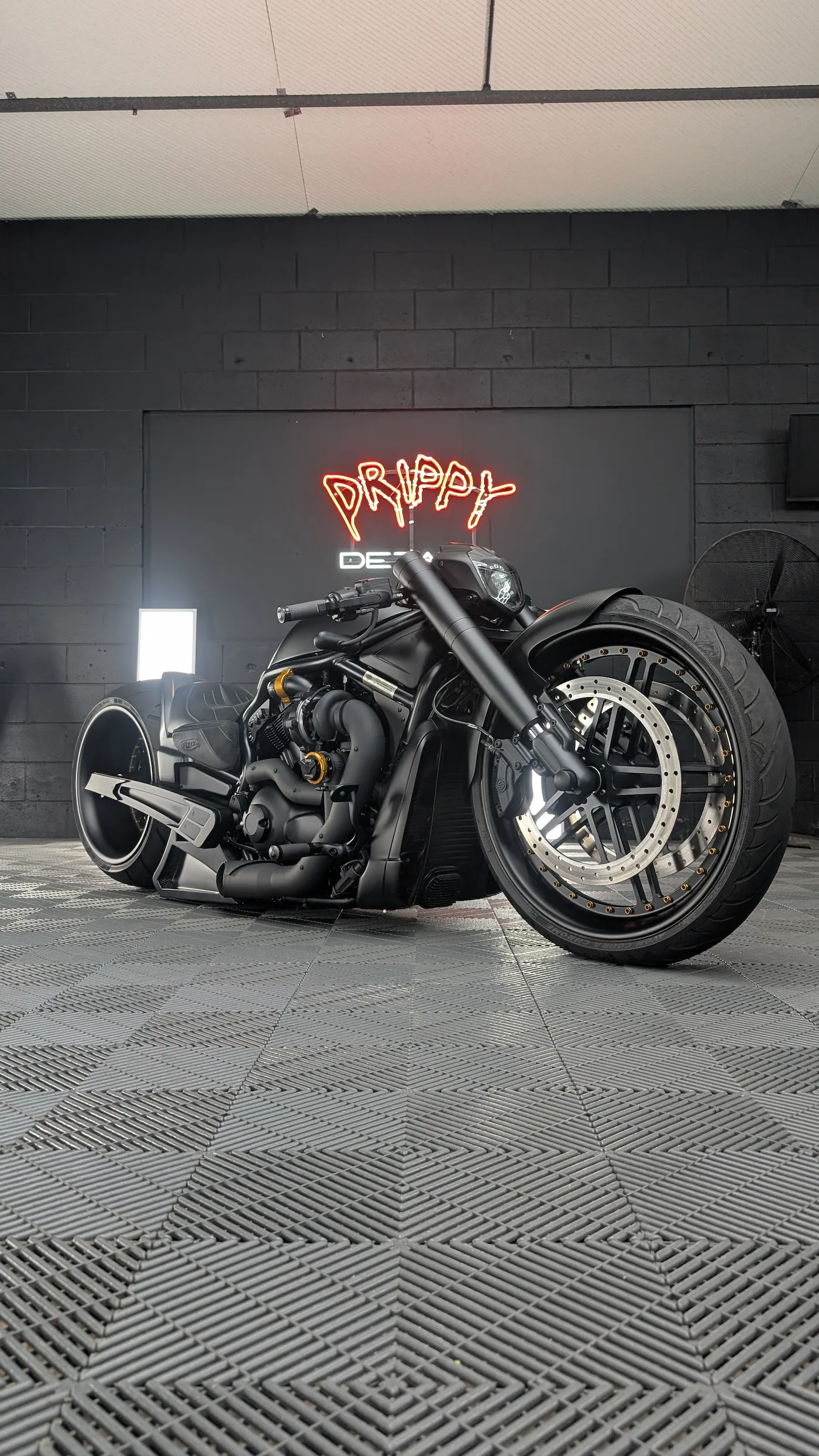 Custom Harley Davidson V-Rod ceramic coating Drippy Details